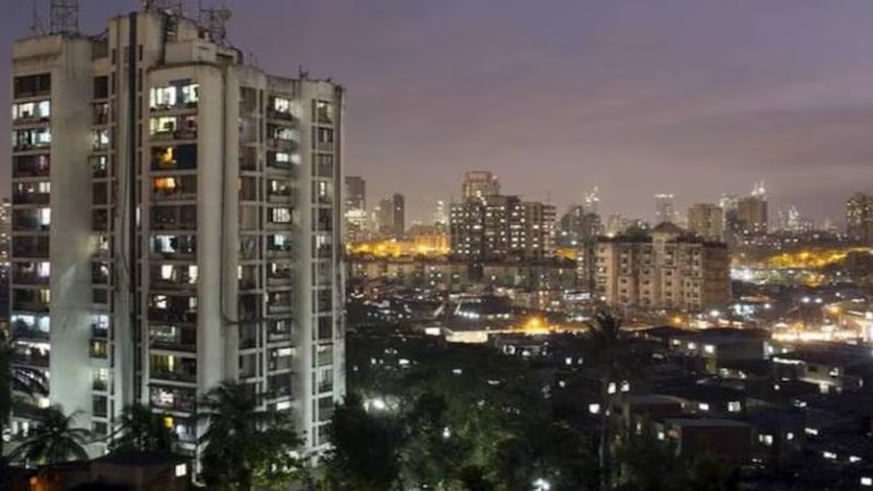 Projects dominated by one or two undercapitalized developers carry brand concentration risk.